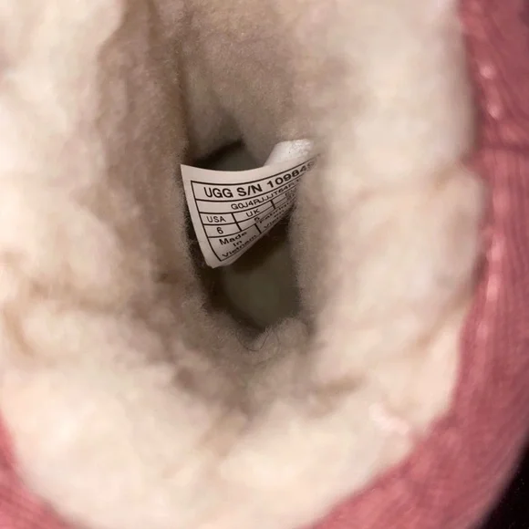 UGG Girls’ Sparkly Pink Boots - Picture 3 of 5